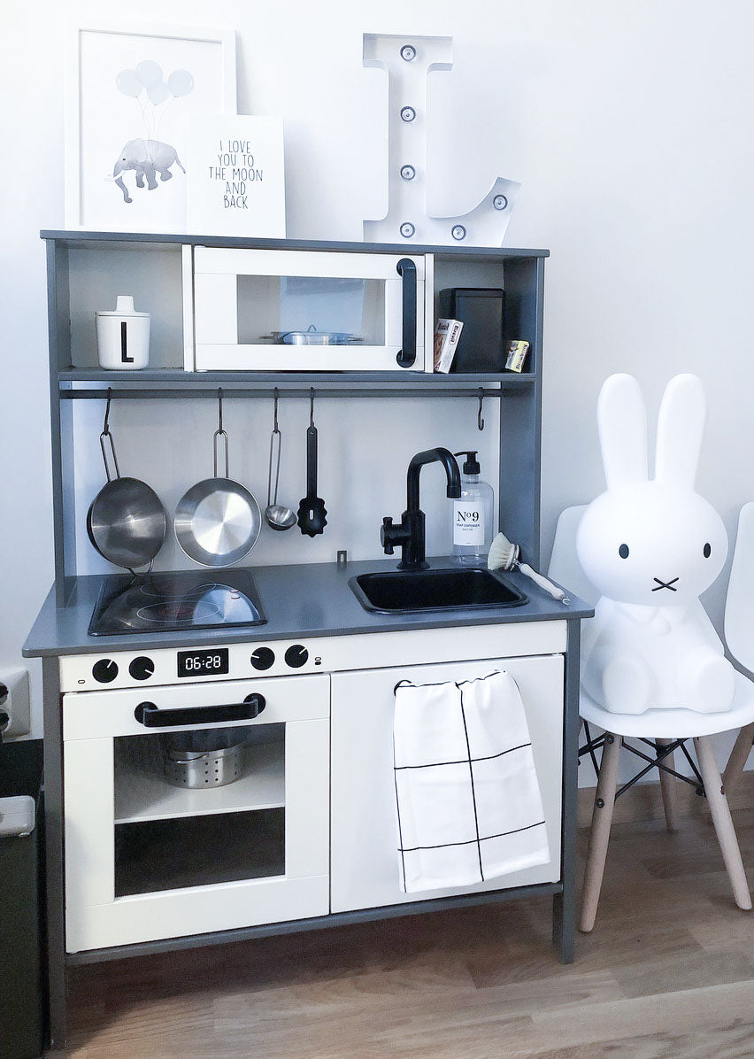 Miffy väntar på middag