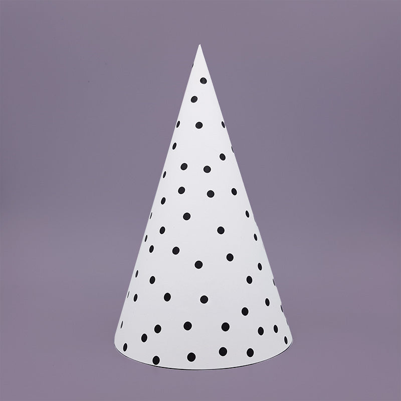 Prickig partyhatt passar såväl barnkalas som andra partyn