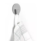 Handduk som hänger på en magnetkrok "SOLID"