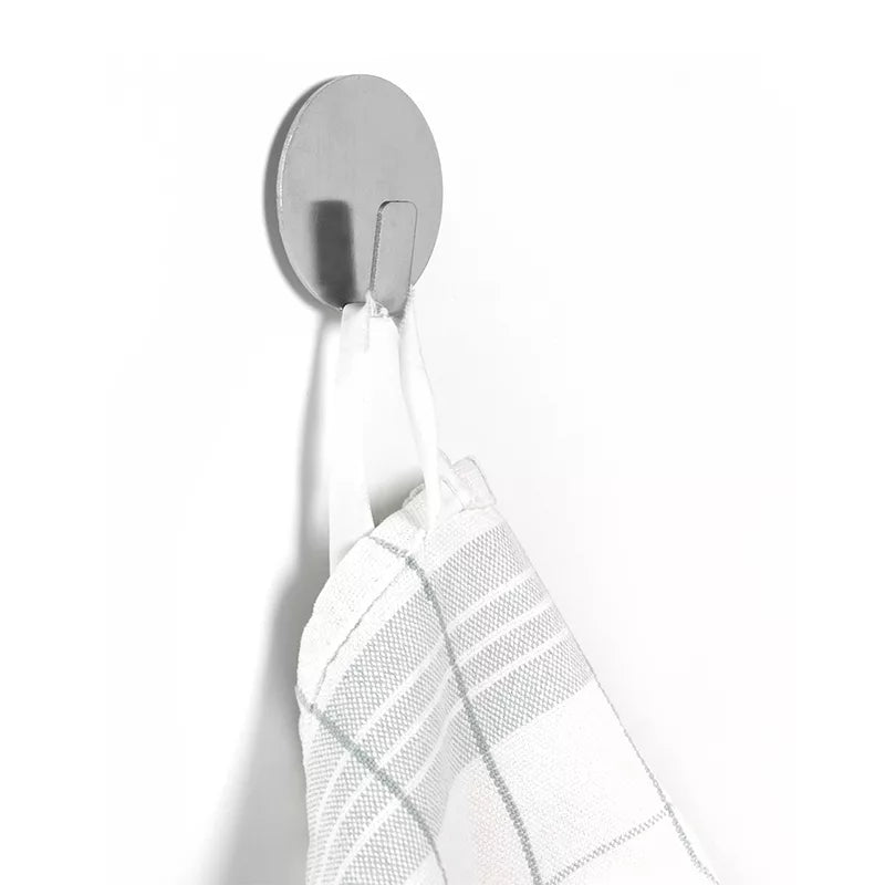 Handduk som hänger på en magnetkrok "SOLID"